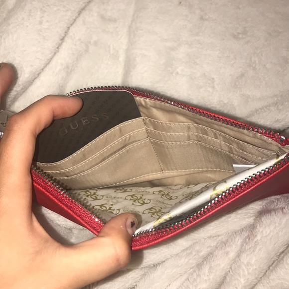 Guess Wallet - Picture 3 of 4